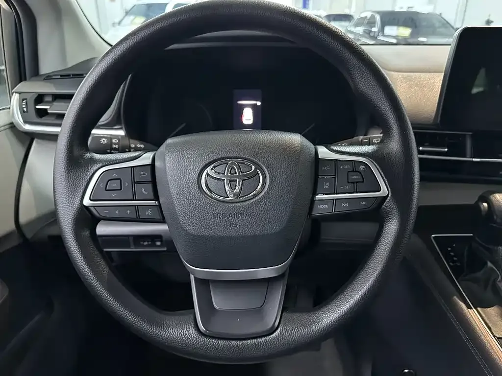 Toyota Granvia 2024 из CN, фото 6