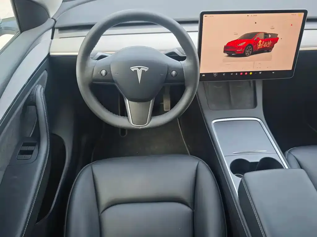 Tesla Model Y — фото 5