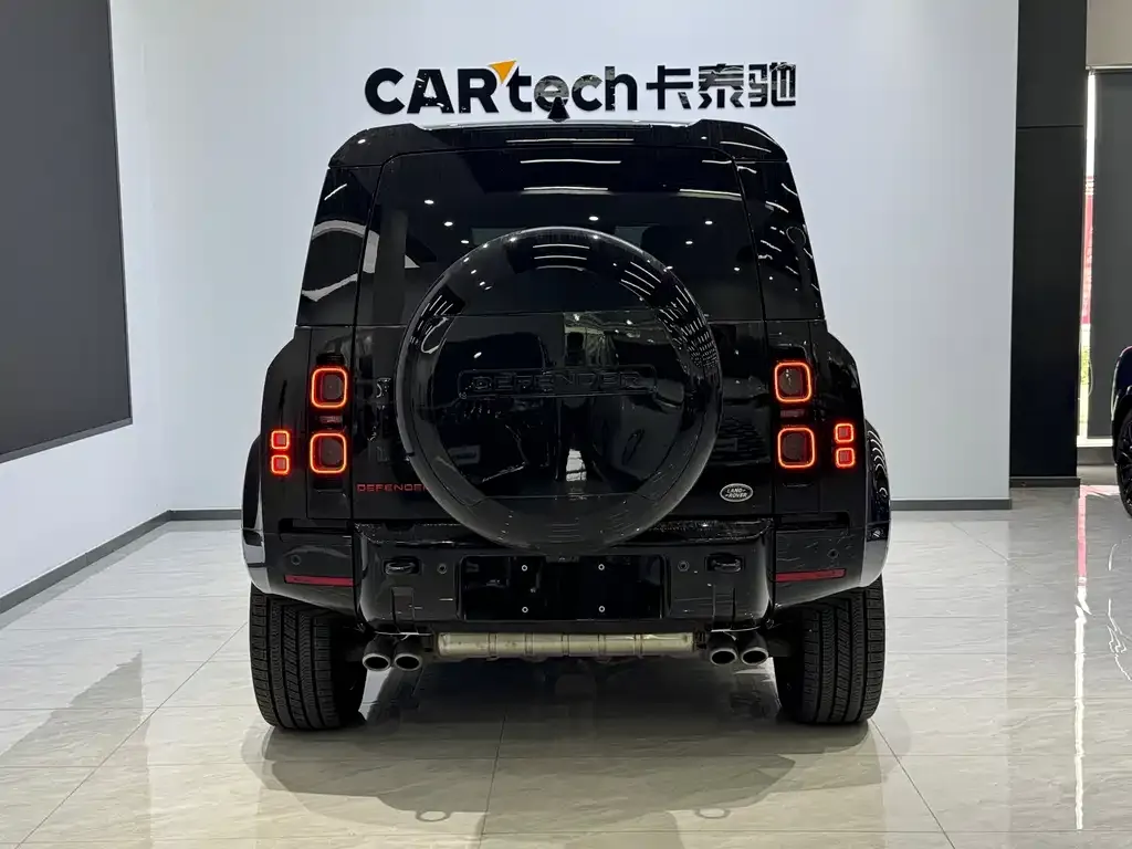 Land Rover Defender — фото 10