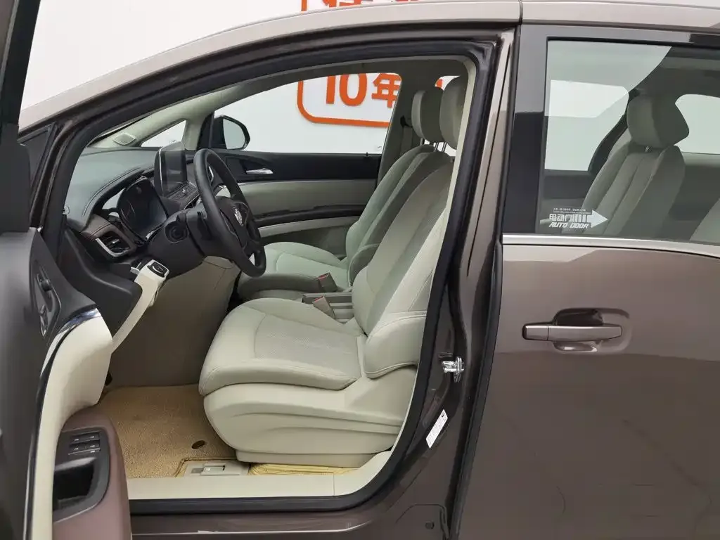 Buick GL8 2024 из CN, фото 10