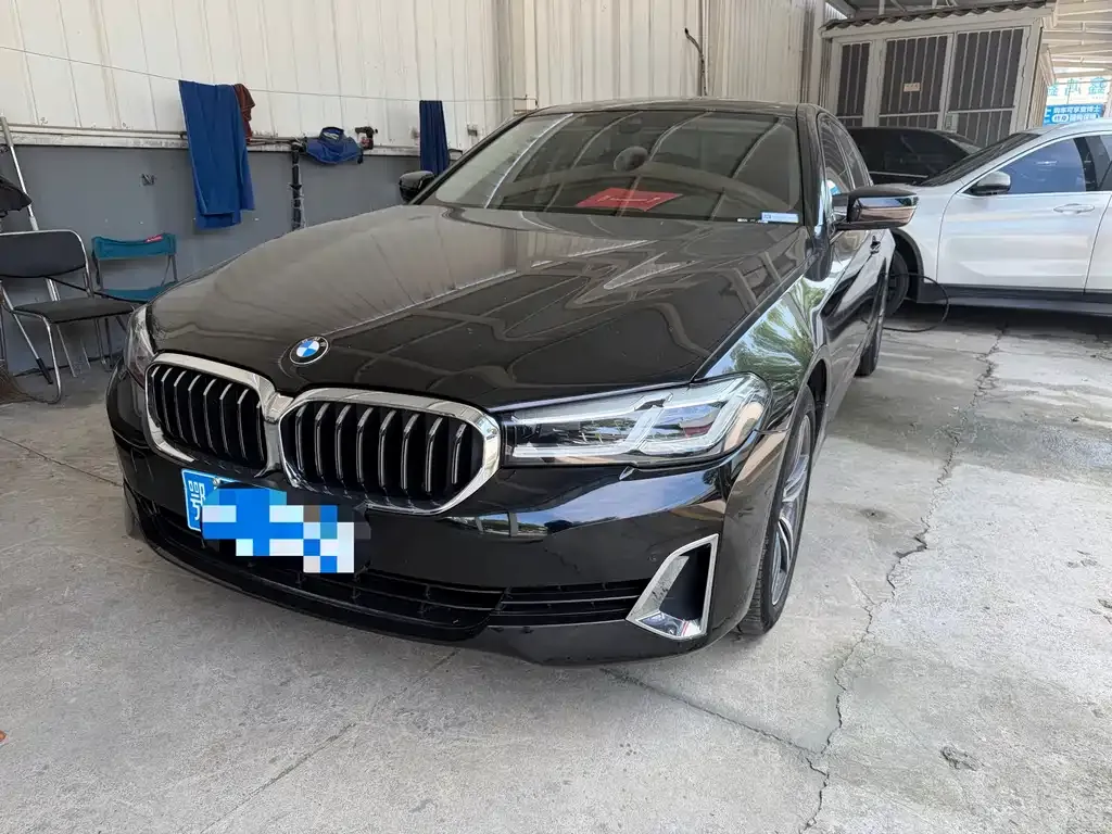 BMW 5 Series — фото 1
