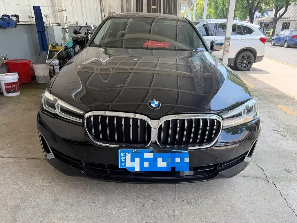BMW 5 Series — фото 10