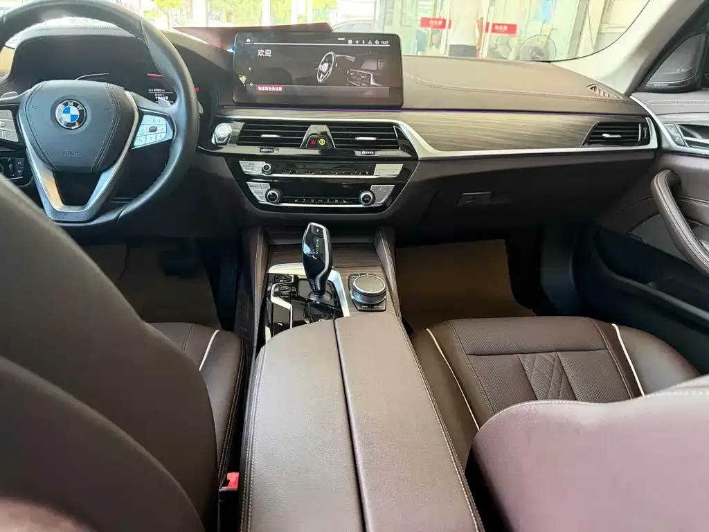 BMW 5 Series — фото 2