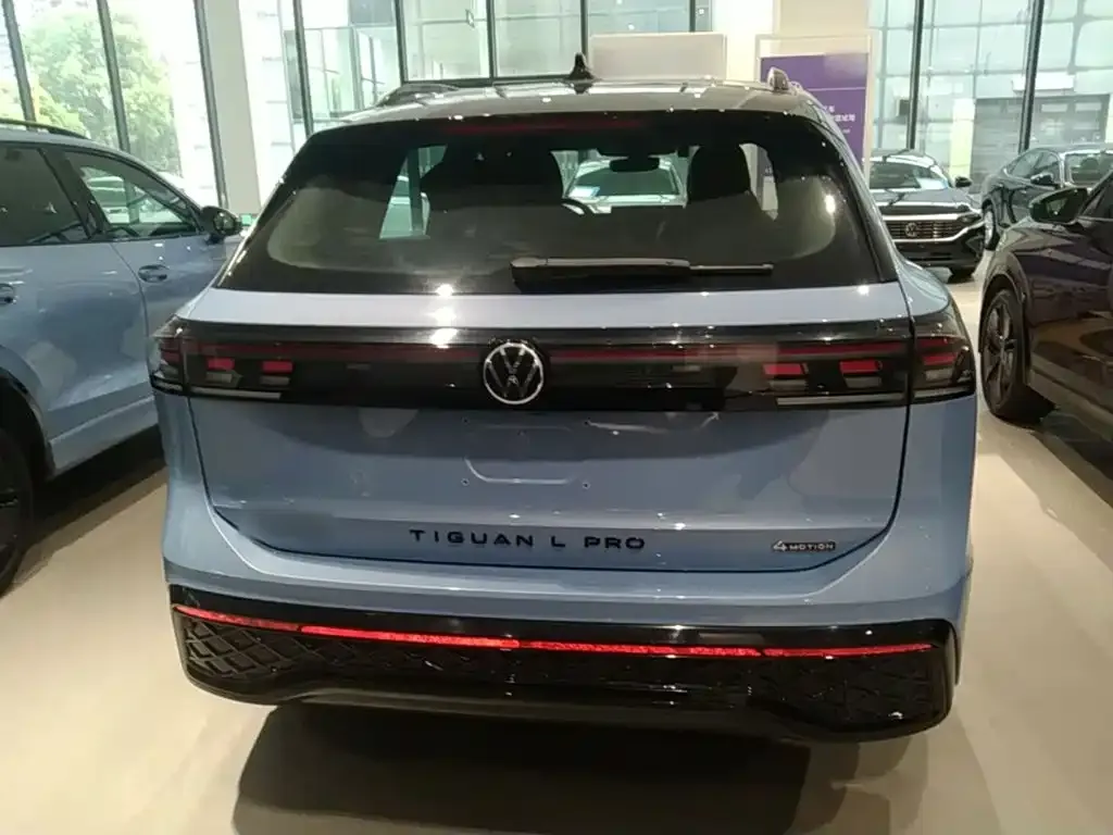 Volkswagen Tiguan L — фото 9
