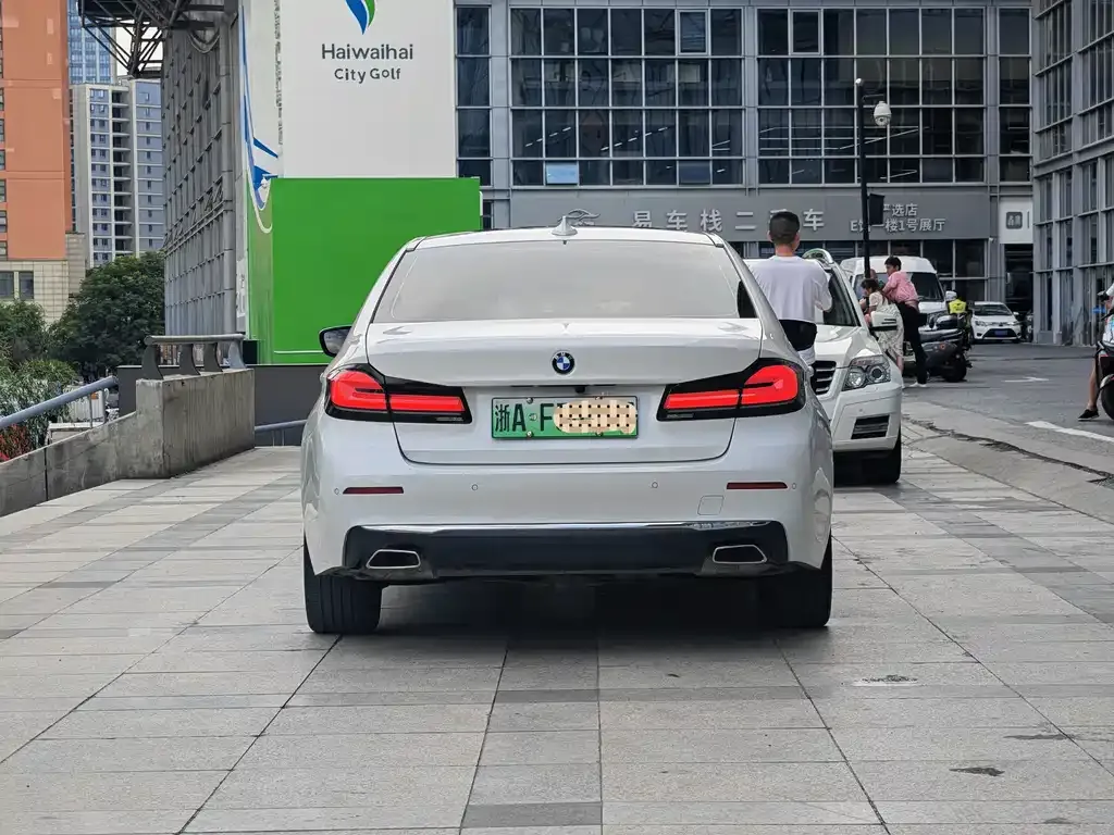 BMW 5 Series New Energy — фото 6