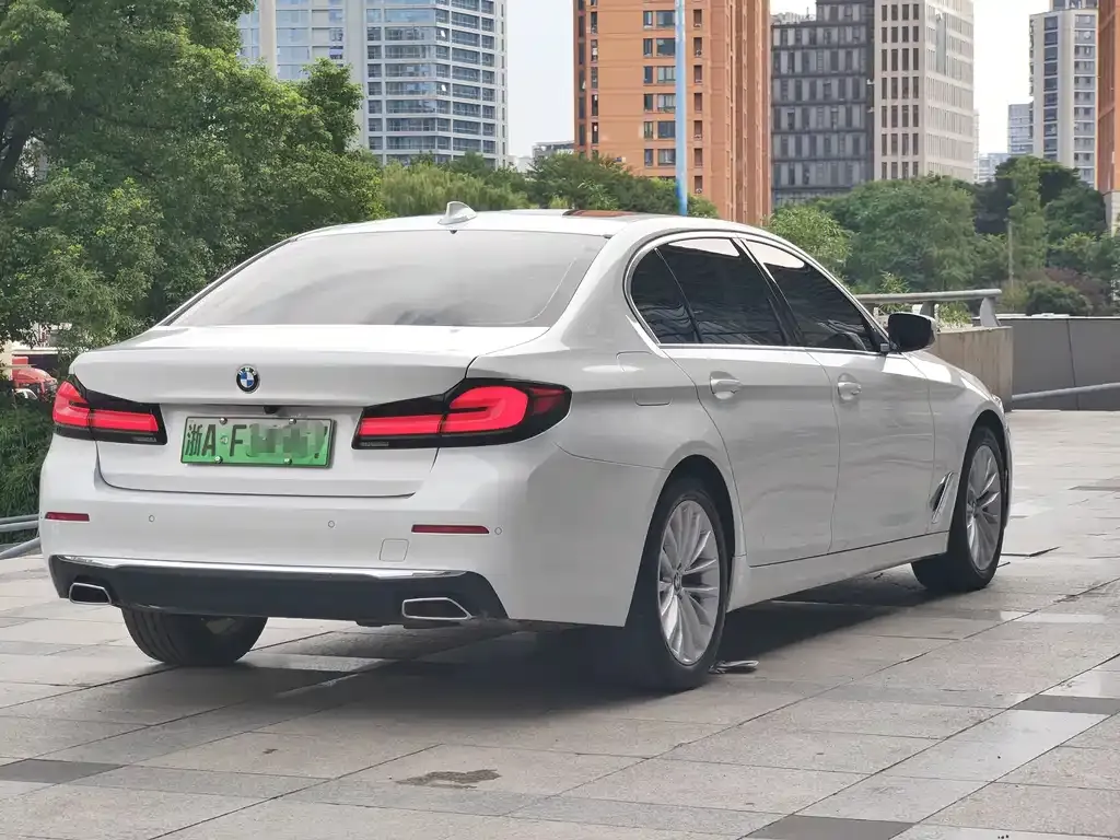 BMW 5 Series New Energy — фото 7
