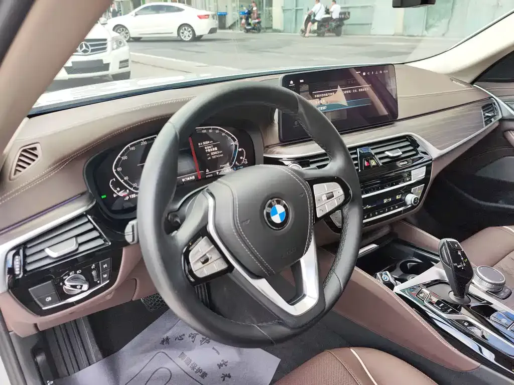 BMW 5 Series New Energy — фото 4