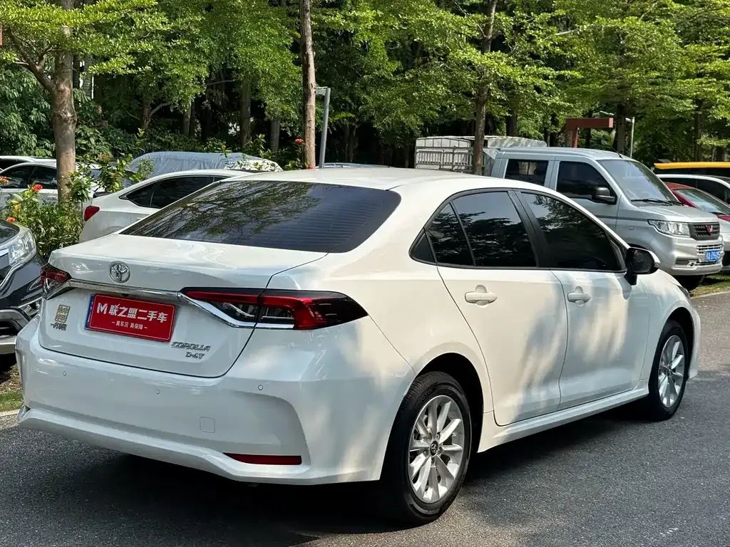 Toyota Corolla — фото 6