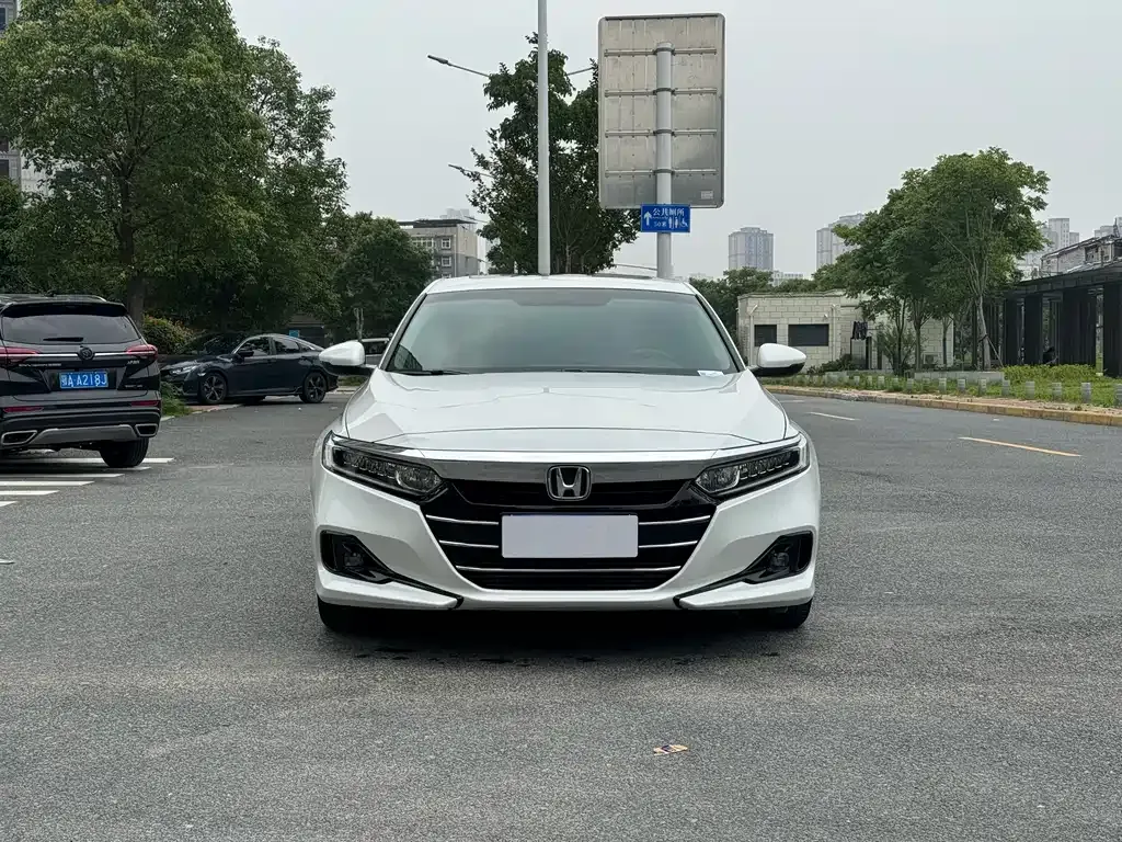 Honda Accord — фото 7