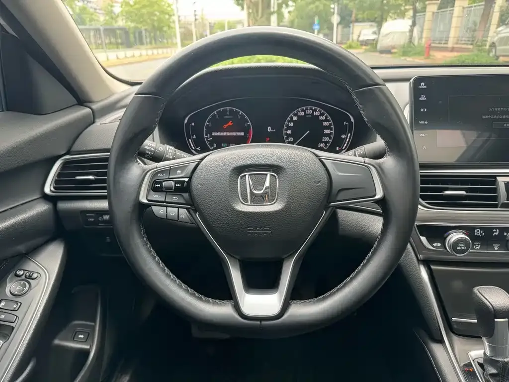 Honda Accord — фото 4