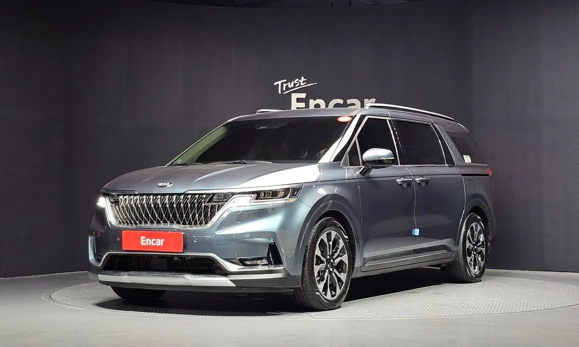 Kia Carnival — фото 1