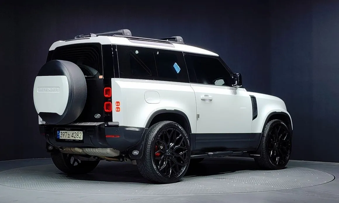 Land Rover Defender — фото 10