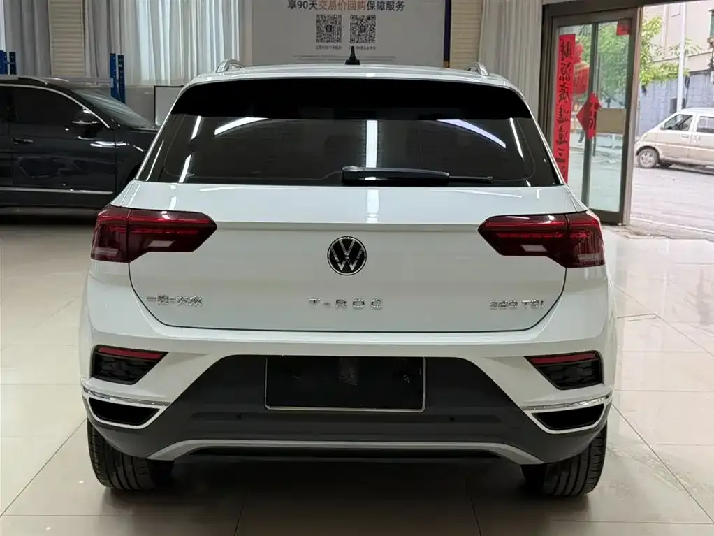 Volkswagen T-Roc — фото 9