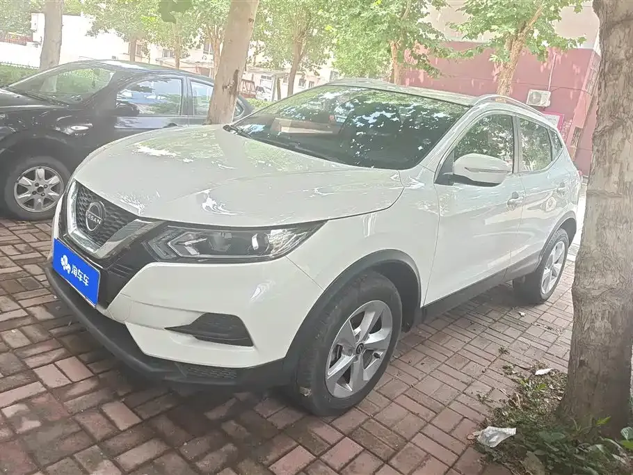 Nissan Qashqai — фото 1