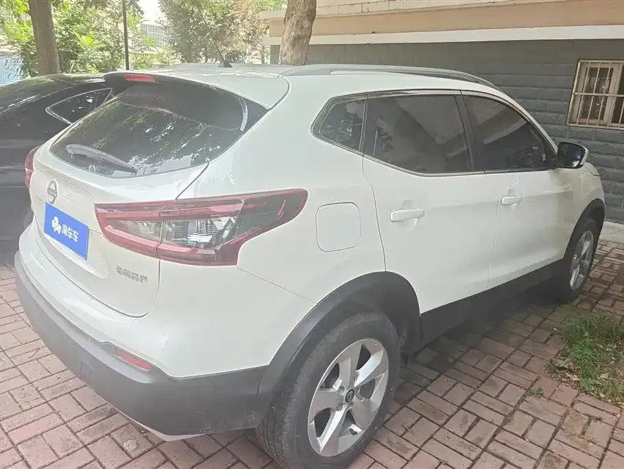 Nissan Qashqai — фото 10