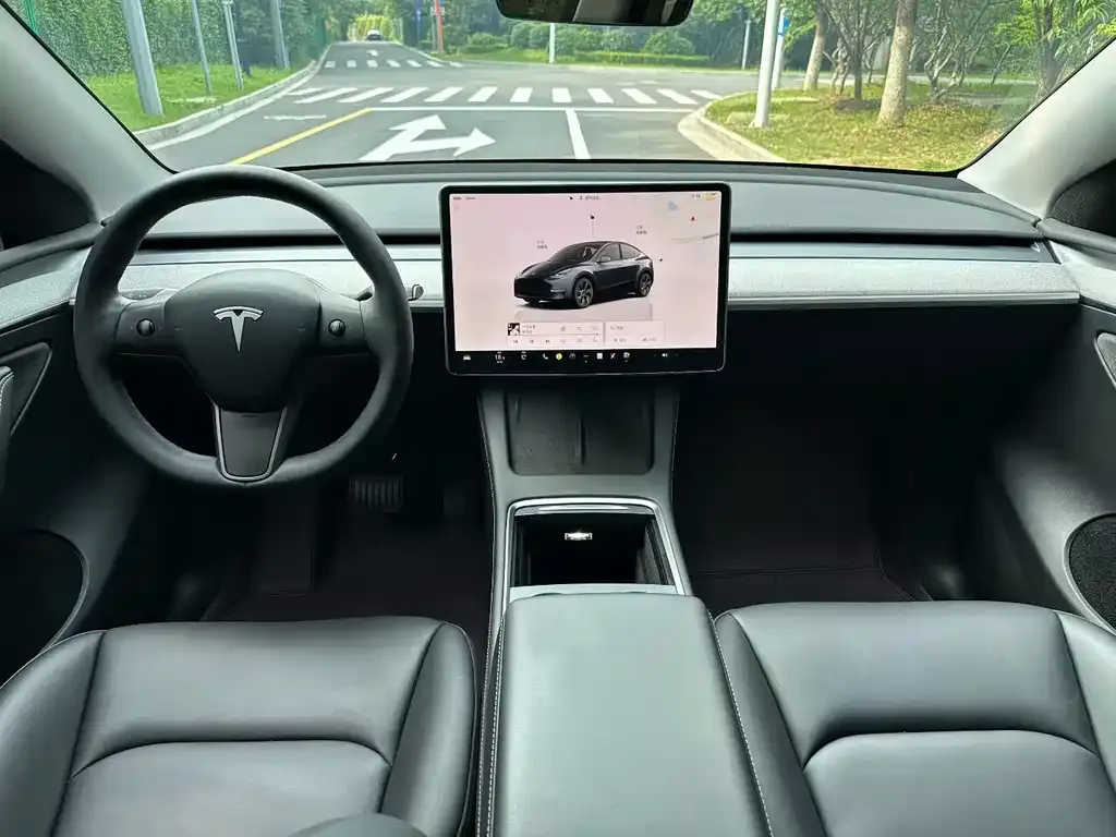 Tesla Model Y — фото 4