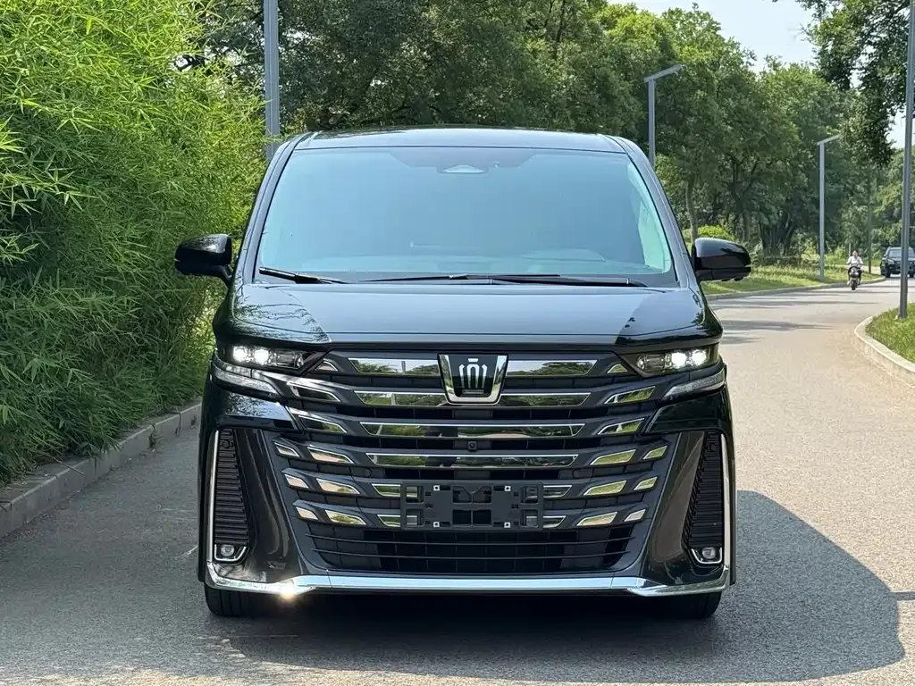 Toyota Vellfire — фото 9