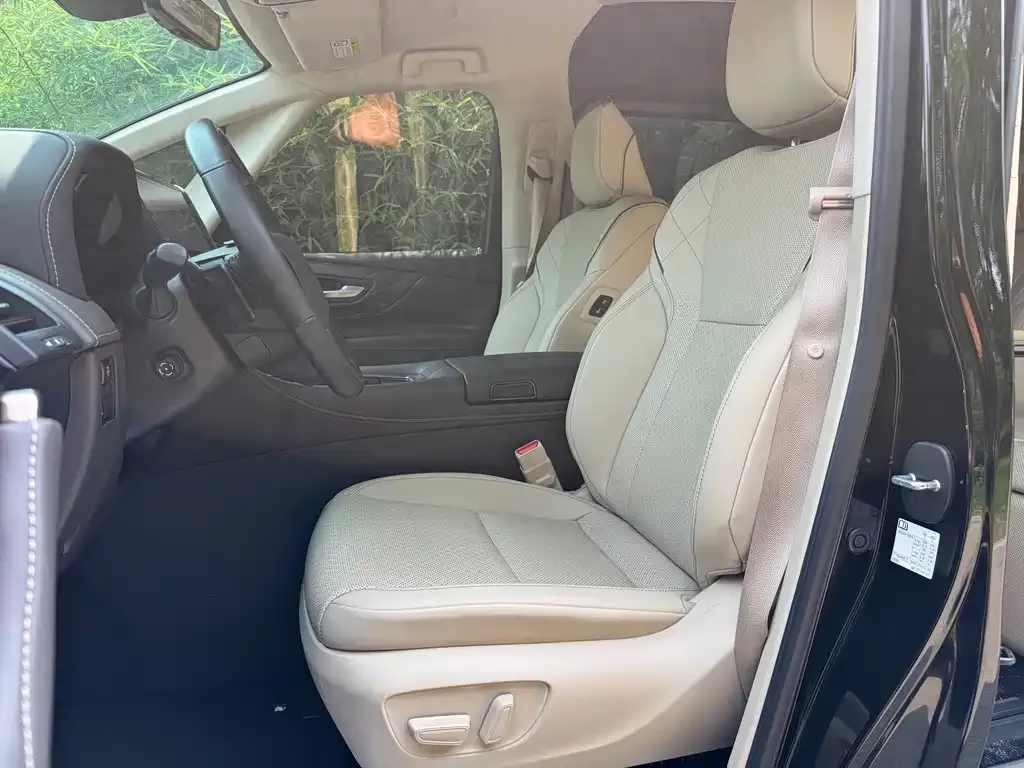 Toyota Vellfire — фото 7