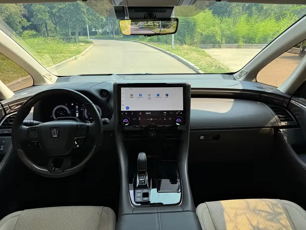 Toyota Vellfire — фото 5