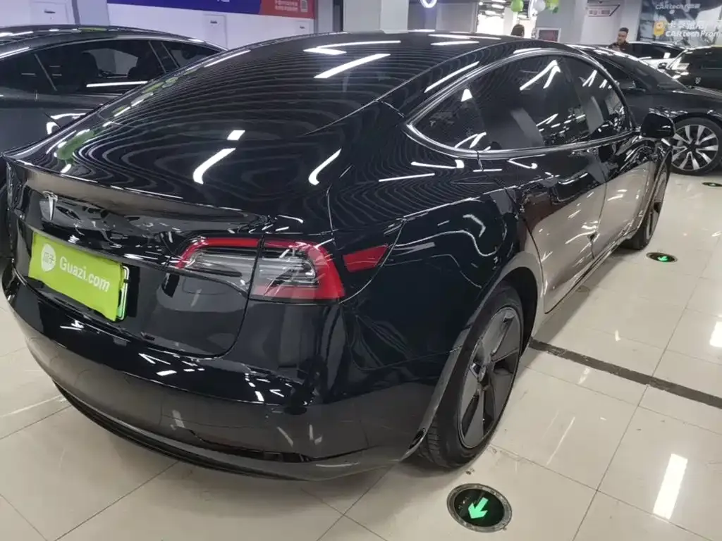 Tesla Model 3 — фото 4