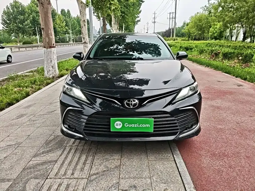Toyota Camry — фото 5