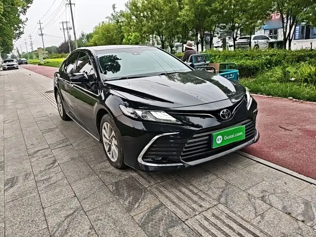 Toyota Camry — фото 9
