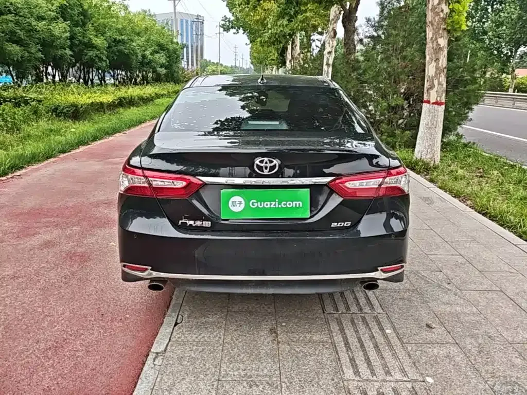 Toyota Camry — фото 6