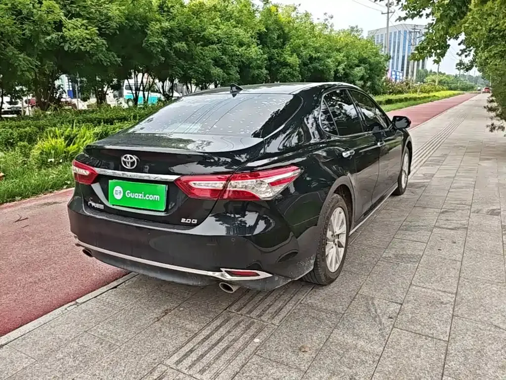 Toyota Camry — фото 10