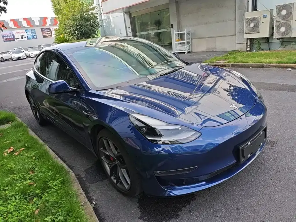 Tesla Model 3 — фото 3