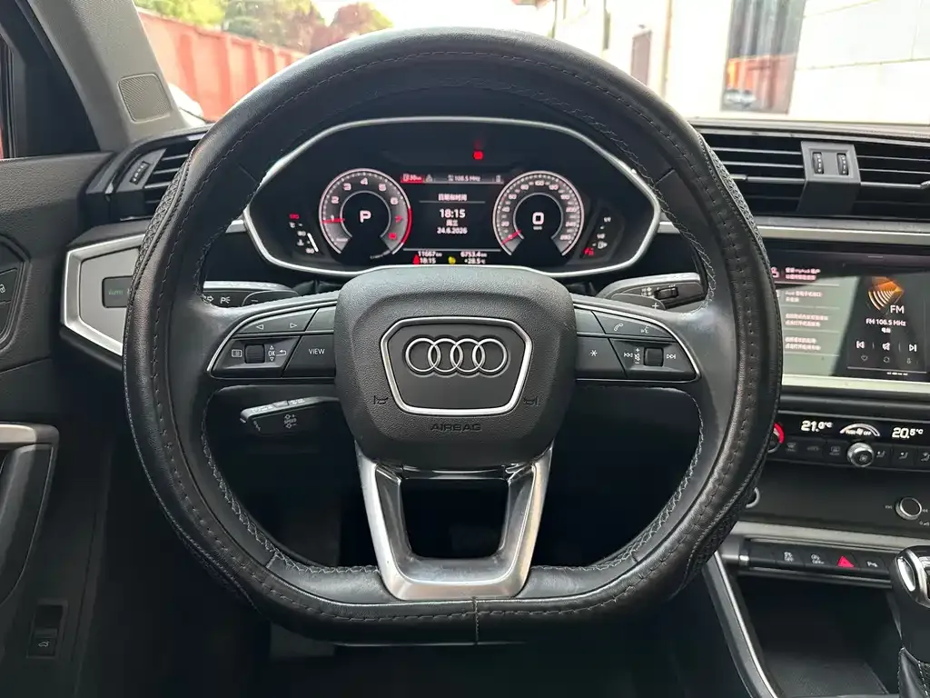 Audi Q3 — фото 6
