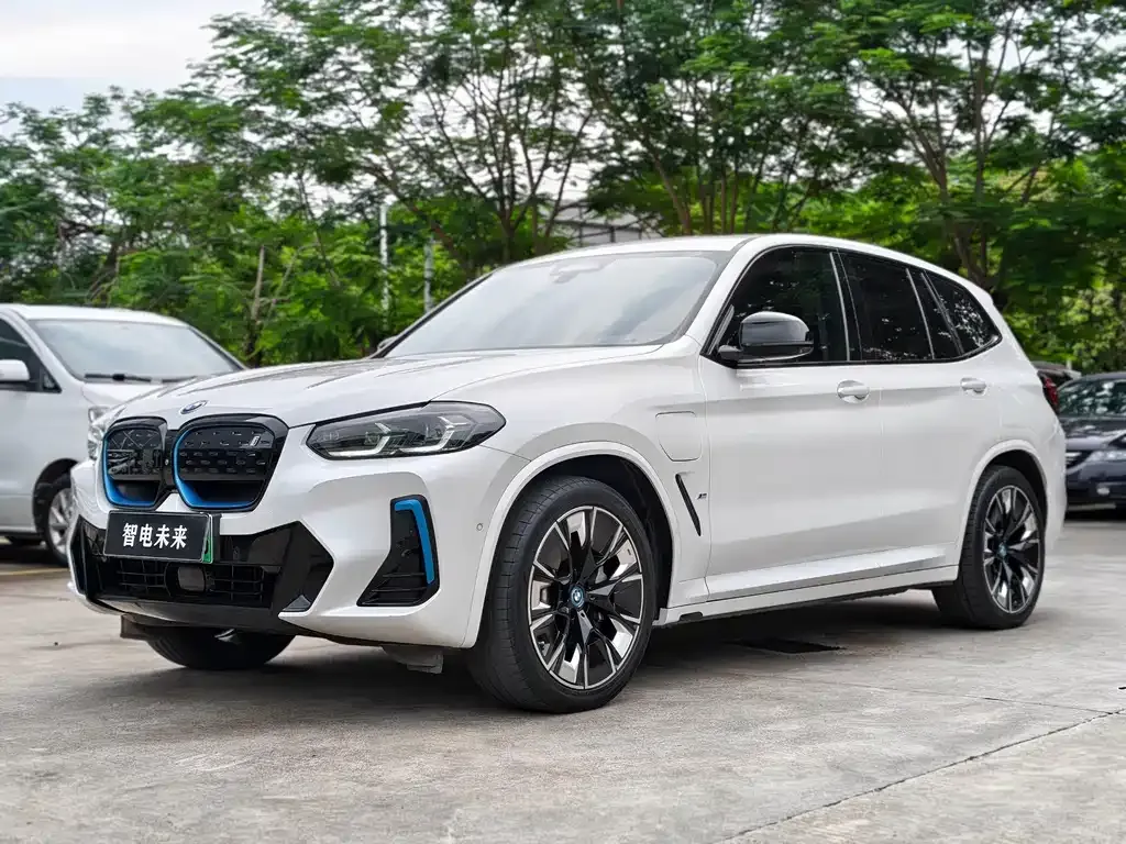BMW iX3 — фото 1