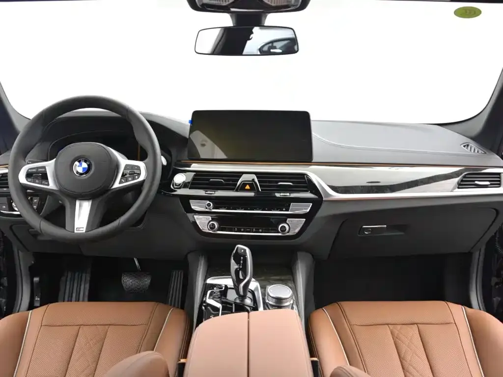 BMW 5 Series — фото 9