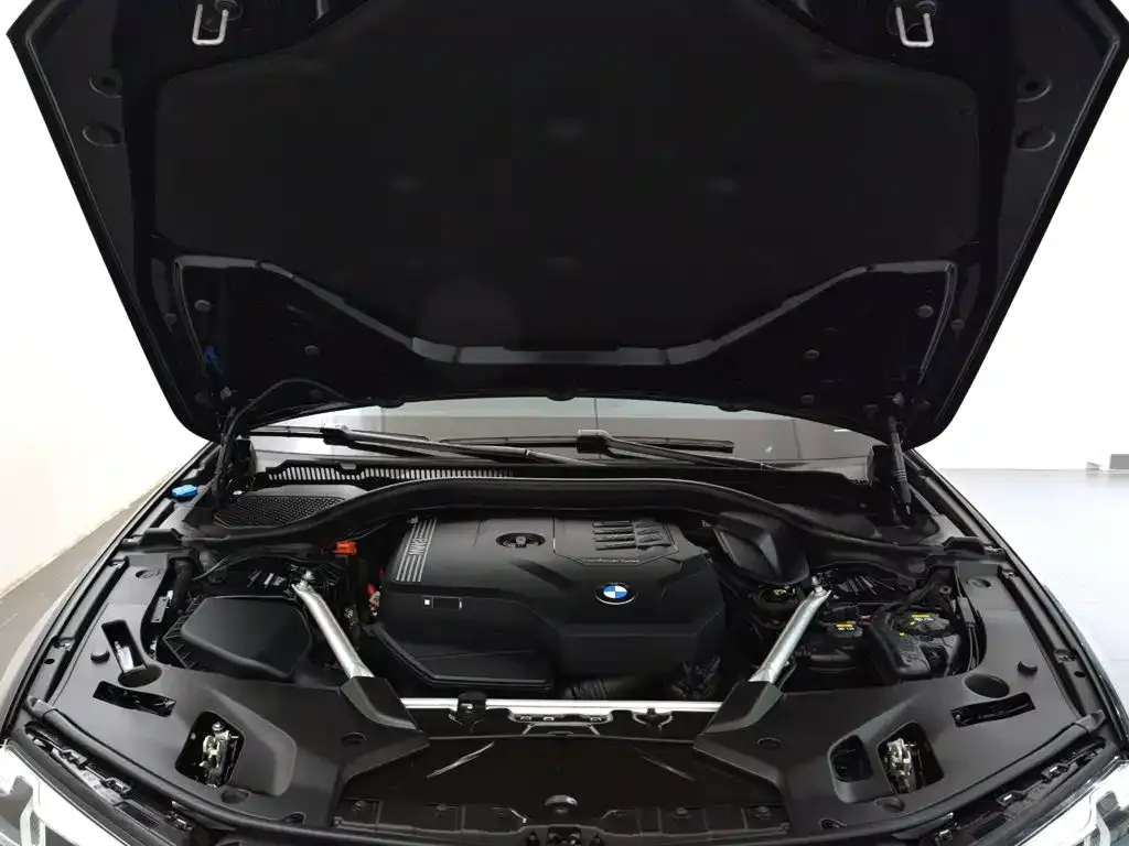 BMW 5 Series — фото 10