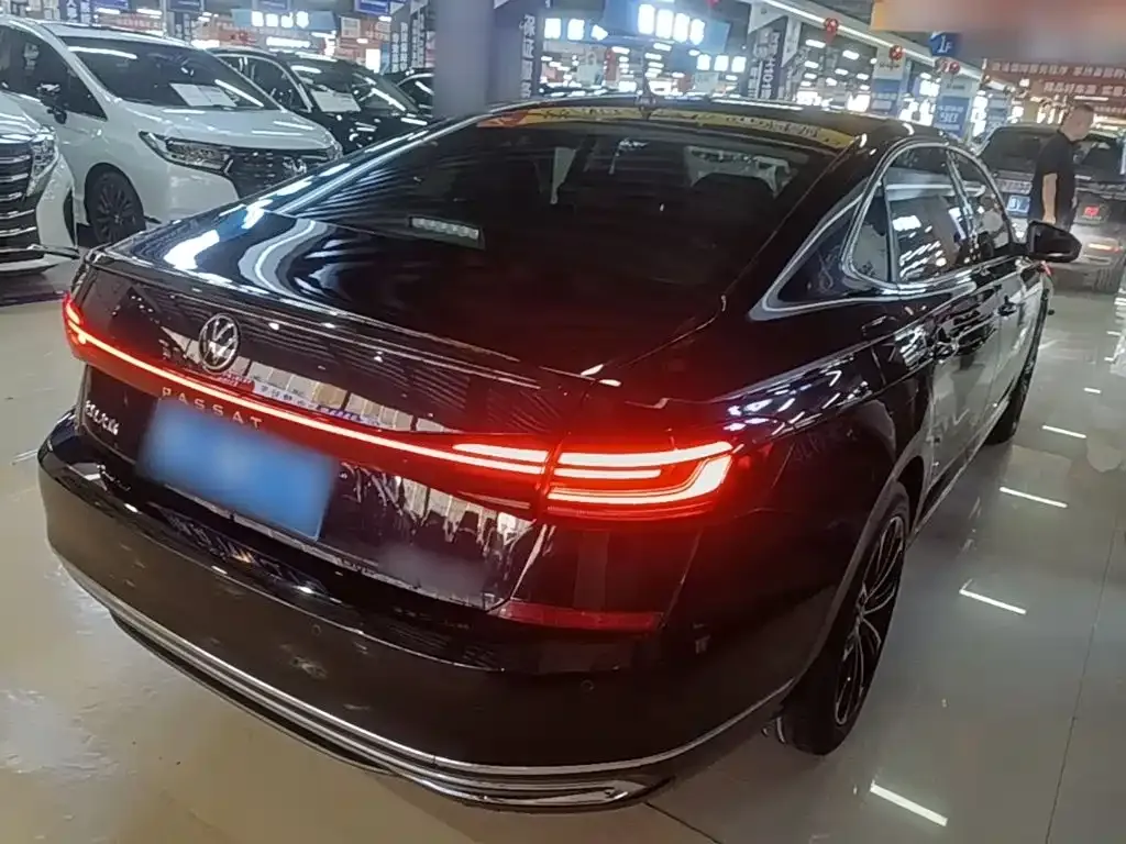 Volkswagen Passat — фото 8