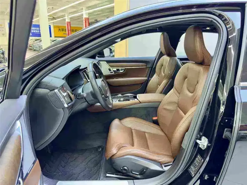 Volvo S90 PHEV 2021 из CN, фото 8