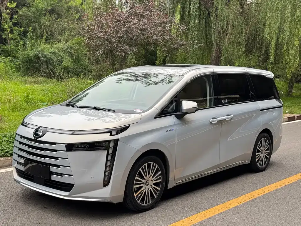 GAC Motor 传祺E8 PHEV — фото 1