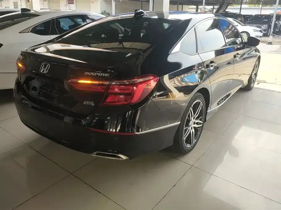 Honda Inspire — фото 6