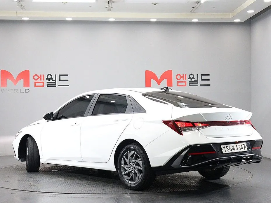 Hyundai AVANTE — фото 3