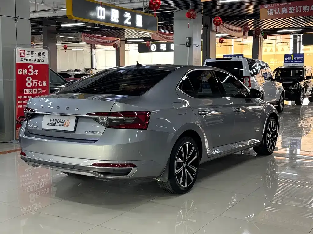 Skoda Superb — фото 10