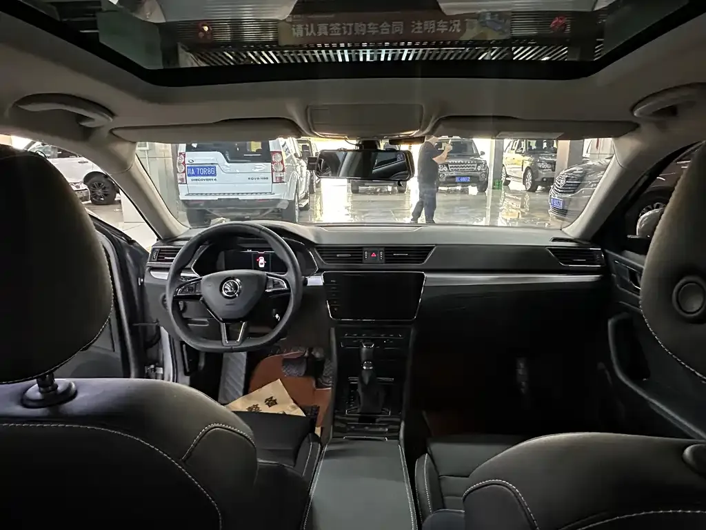 Skoda Superb — фото 5