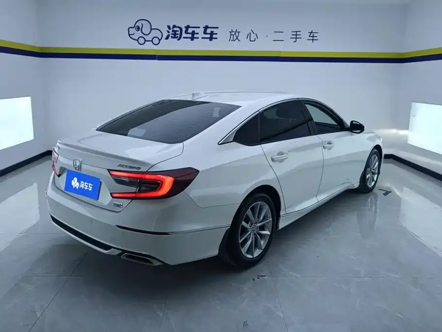 Honda Accord — фото 10