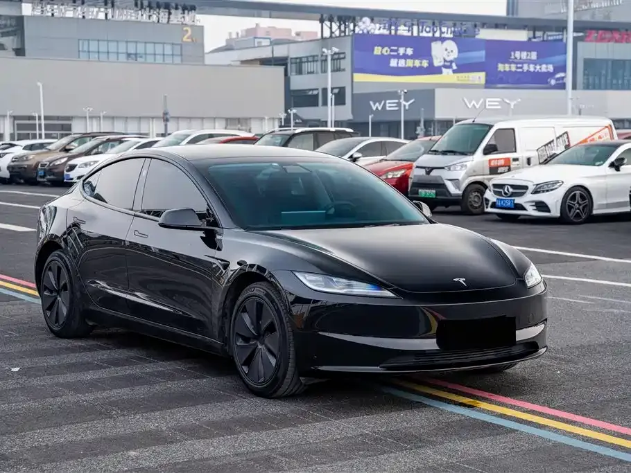 Tesla Model 3 — фото 10