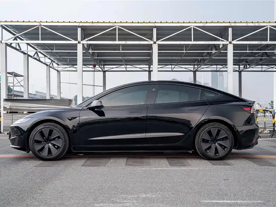 Tesla Model 3 — фото 6