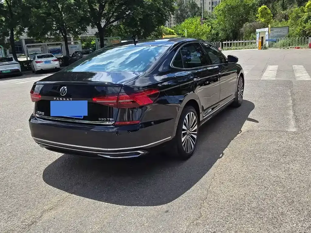 Volkswagen Passat — фото 9