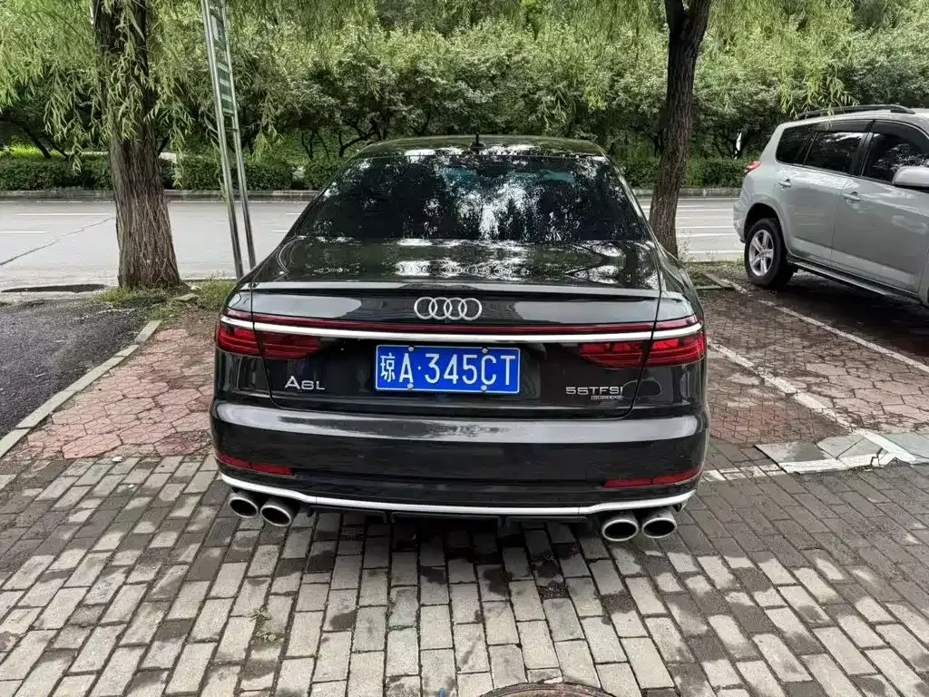 Audi A8 — фото 5