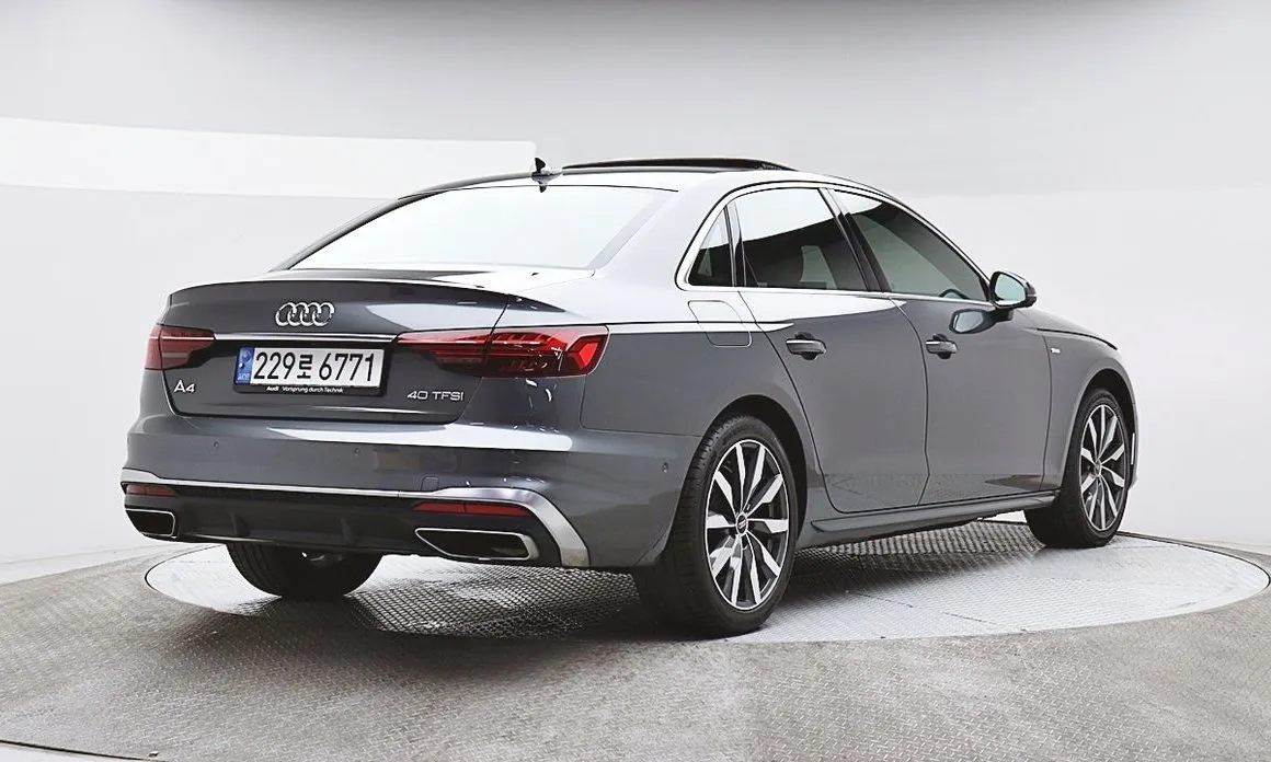Audi A4 — фото 5