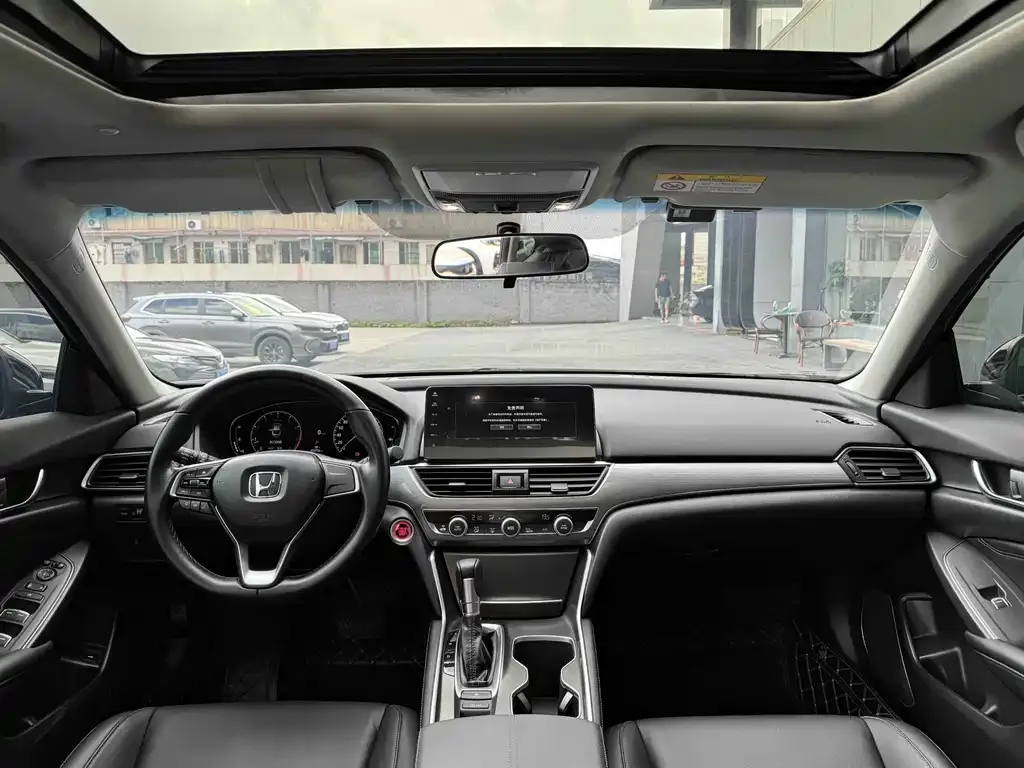 Honda Accord — фото 7