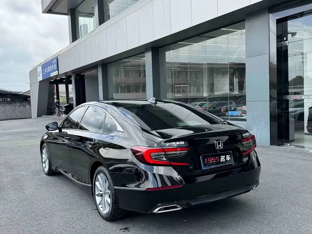 Honda Accord — фото 6