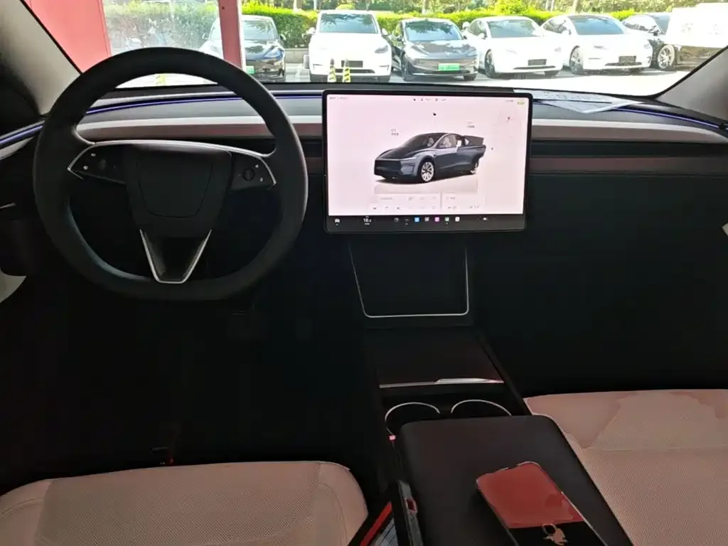 Tesla Model Y — фото 4