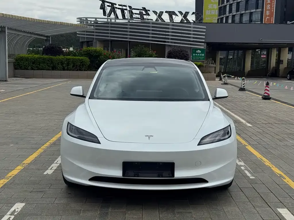 Tesla Model 3 — фото 6